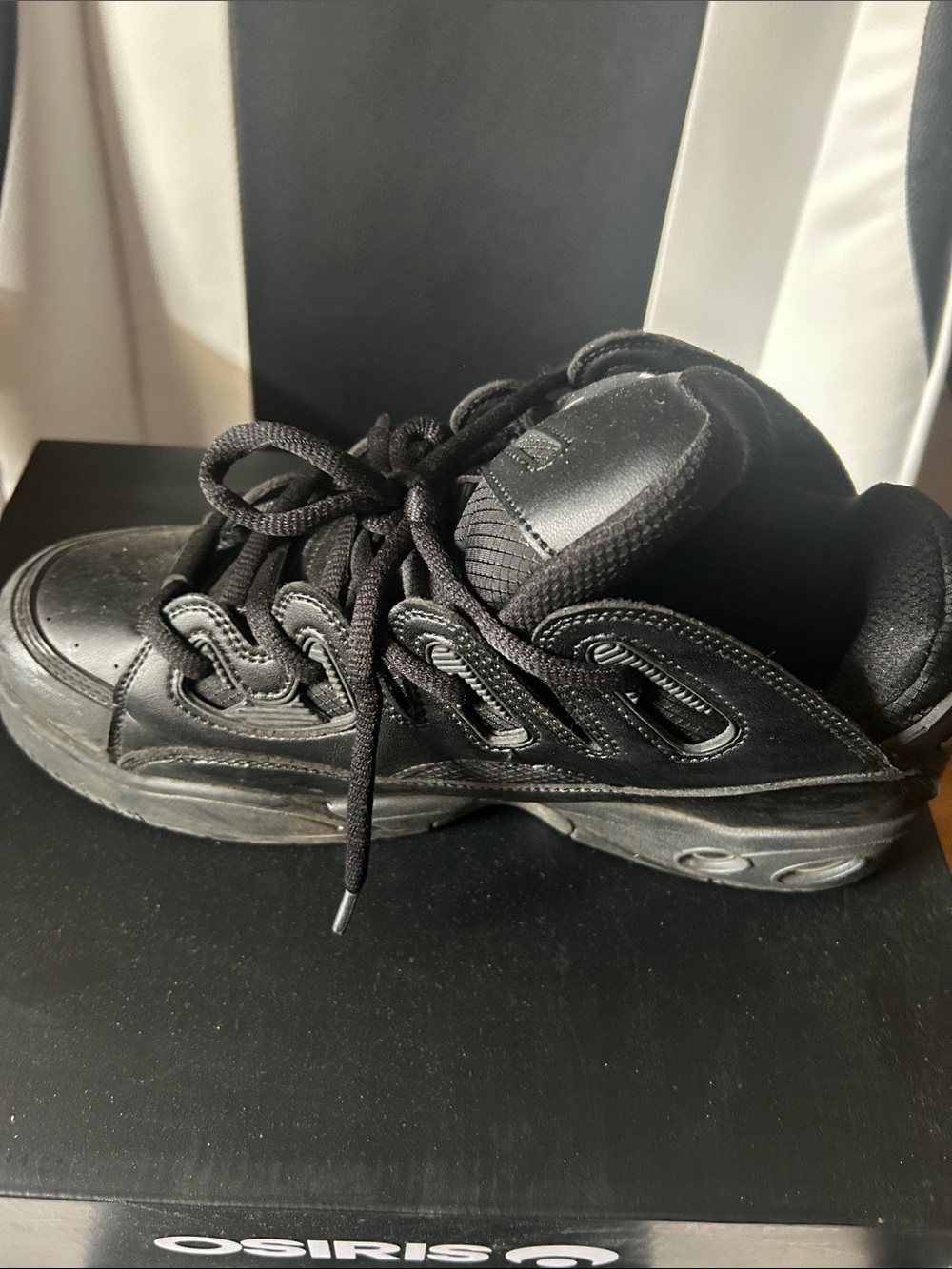 Mens Osiris Black Low-Top Skate Sneaker